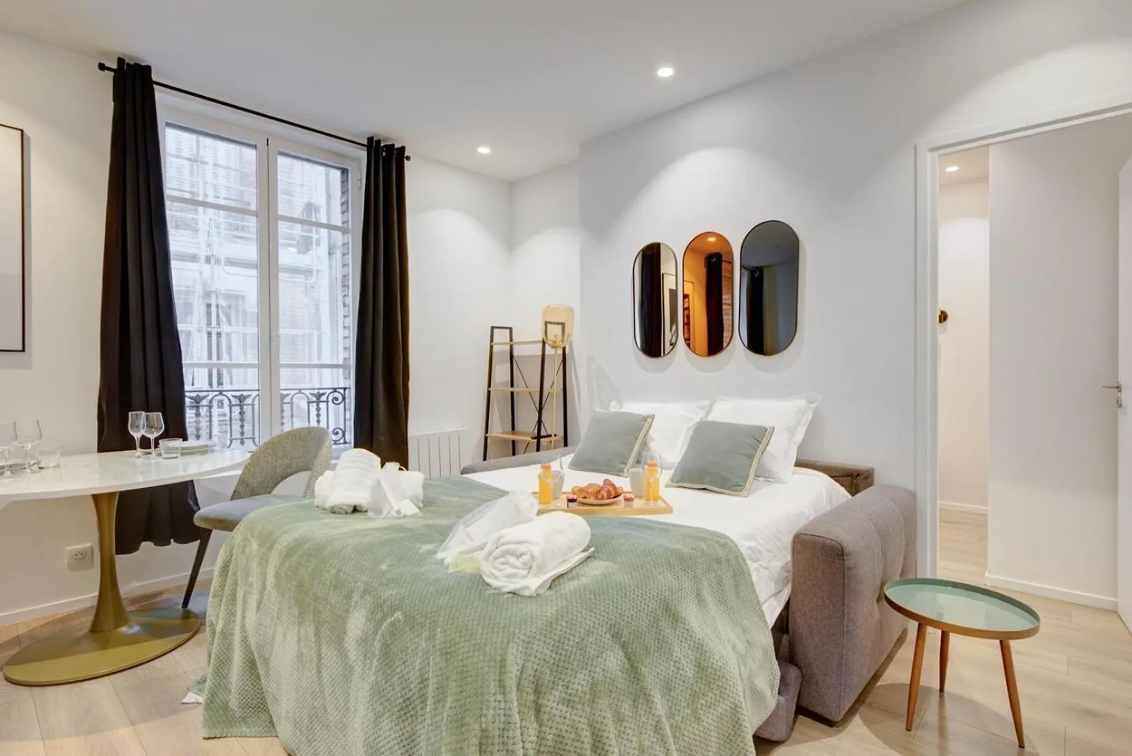 156 Marlene - Superbe A Paris.